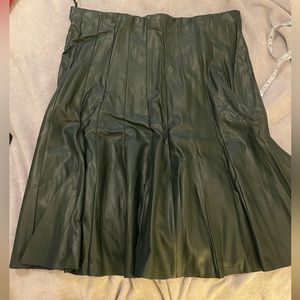 NWT Eloquii dark green faux leather skirt. Size 20